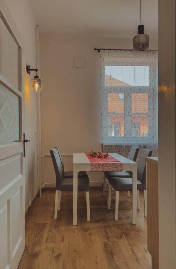 Pirc Apartment On Dunajska Street Liubliana Exterior foto